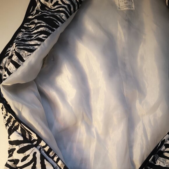 Three Hearts Ladies Black & White Animal Print Puffy Vest - Picture 6 of 8